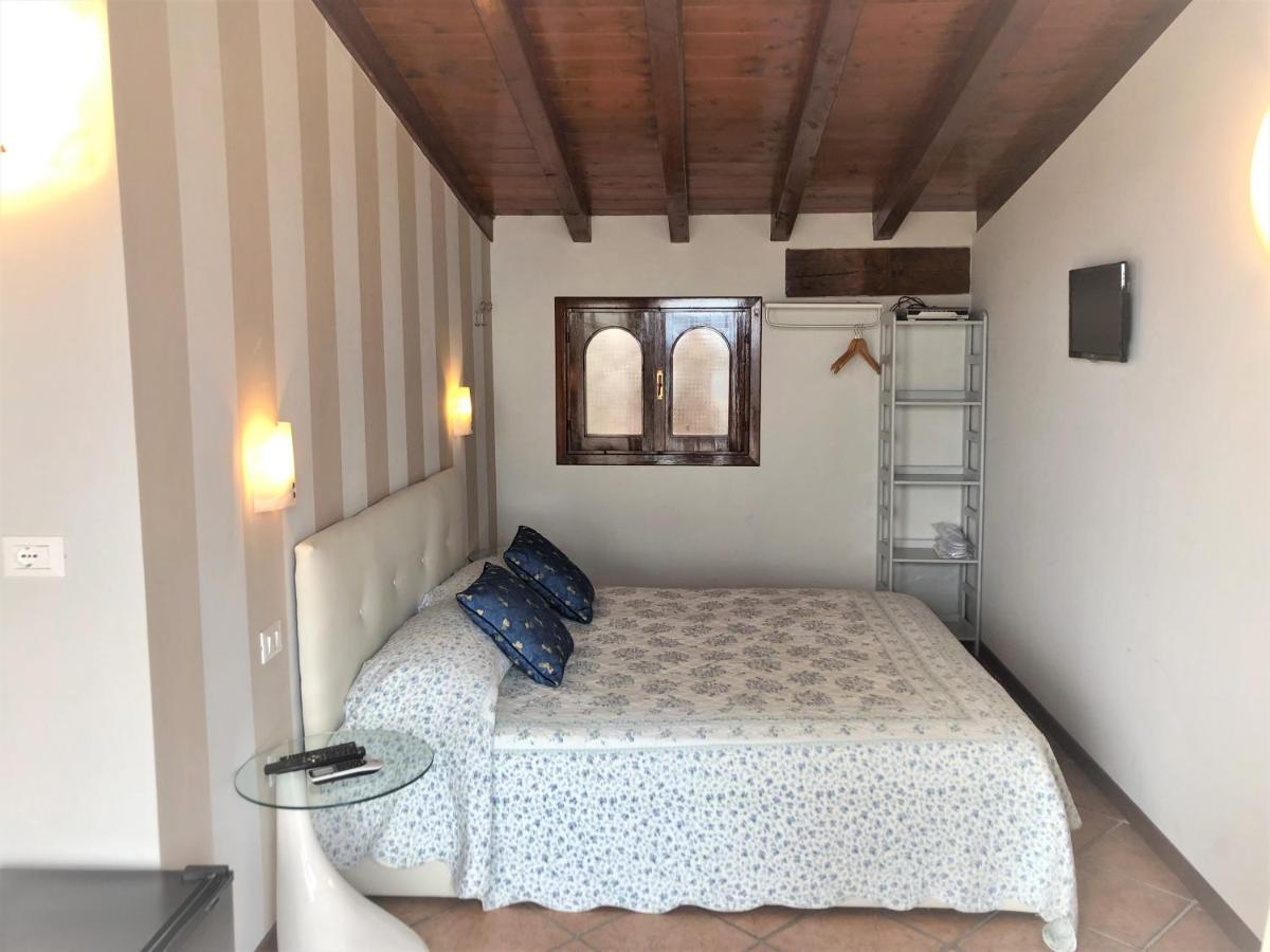 Villa Garuti Village Padenghe sul Garda Esterno foto