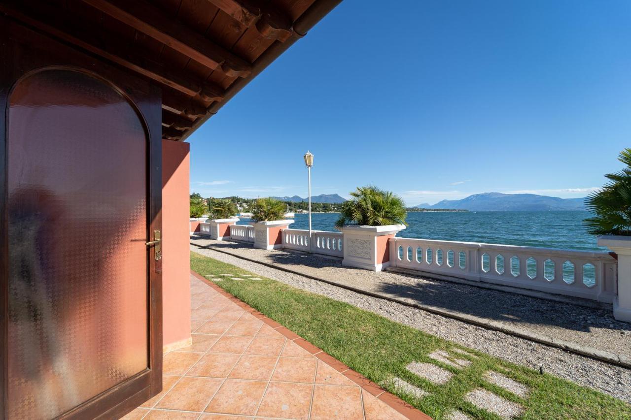 Villa Garuti Village Padenghe sul Garda Esterno foto