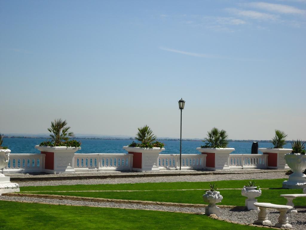 Villa Garuti Village Padenghe sul Garda Esterno foto