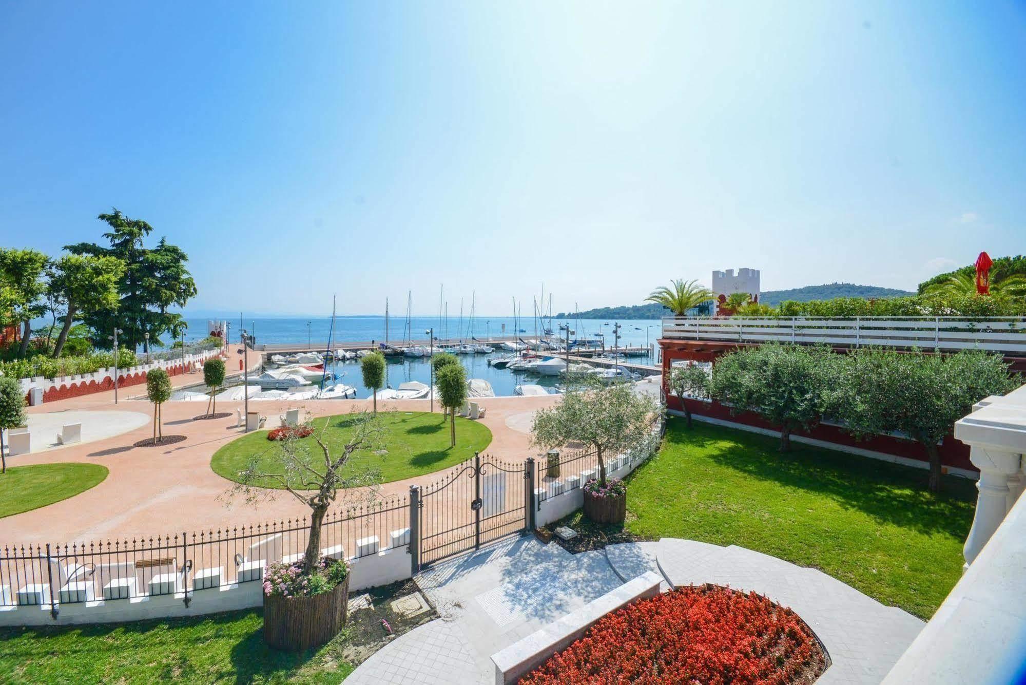 Villa Garuti Village Padenghe sul Garda Esterno foto
