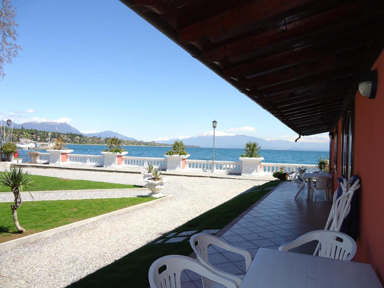 Villa Garuti Village Padenghe sul Garda Esterno foto